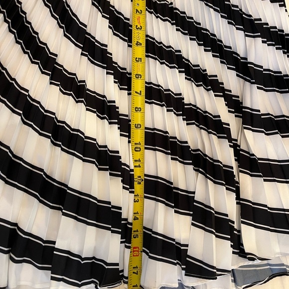 Anthropologie Black and White Pleated Mini Skirt - Picture 3 of 6